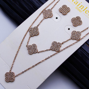 Комплект сталь №474 12мм сережки-гвоздики браслет і ланцюжок з кулоном та циркончиками куплю оптом комплект конюшина від виробника з медзолот