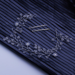 Прикраса на волосся №937   з білими стразами у формі гілочок та квiточки куплю весільну прикрасу гілку на волосся оптом