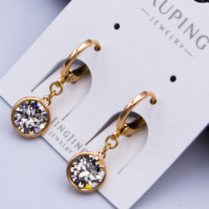 Сережки Xuping№750 d-7мм SWAROVSKI білого кольору на круглому замку оптом купити сережки xuping 18К від виробника