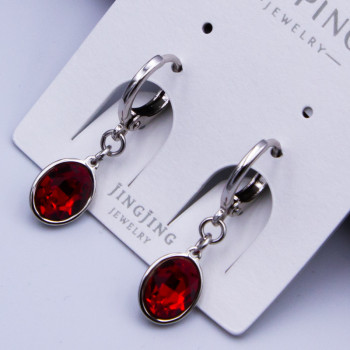 Сережки Xuping№751А  9х5мм SWAROVSKI  червоного кольору на круглому замку оптом купити сережки xuping родii від виробника